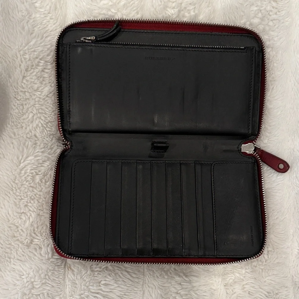 Burberry Large Organizer Wallet - Picture 3 of 8